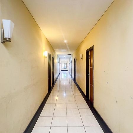 Urbanview Trisula Hotel Makassar Eksteriør bilde