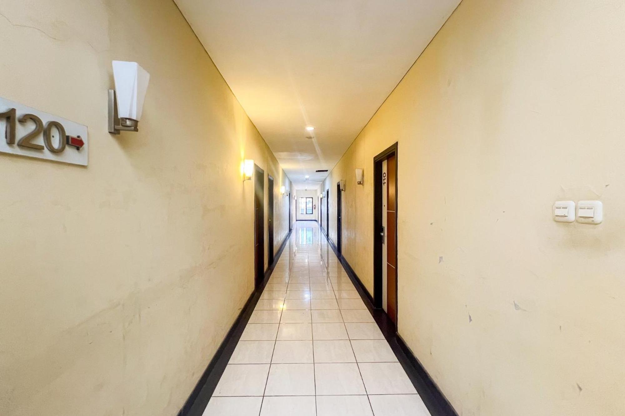 Urbanview Trisula Hotel Makassar Eksteriør bilde