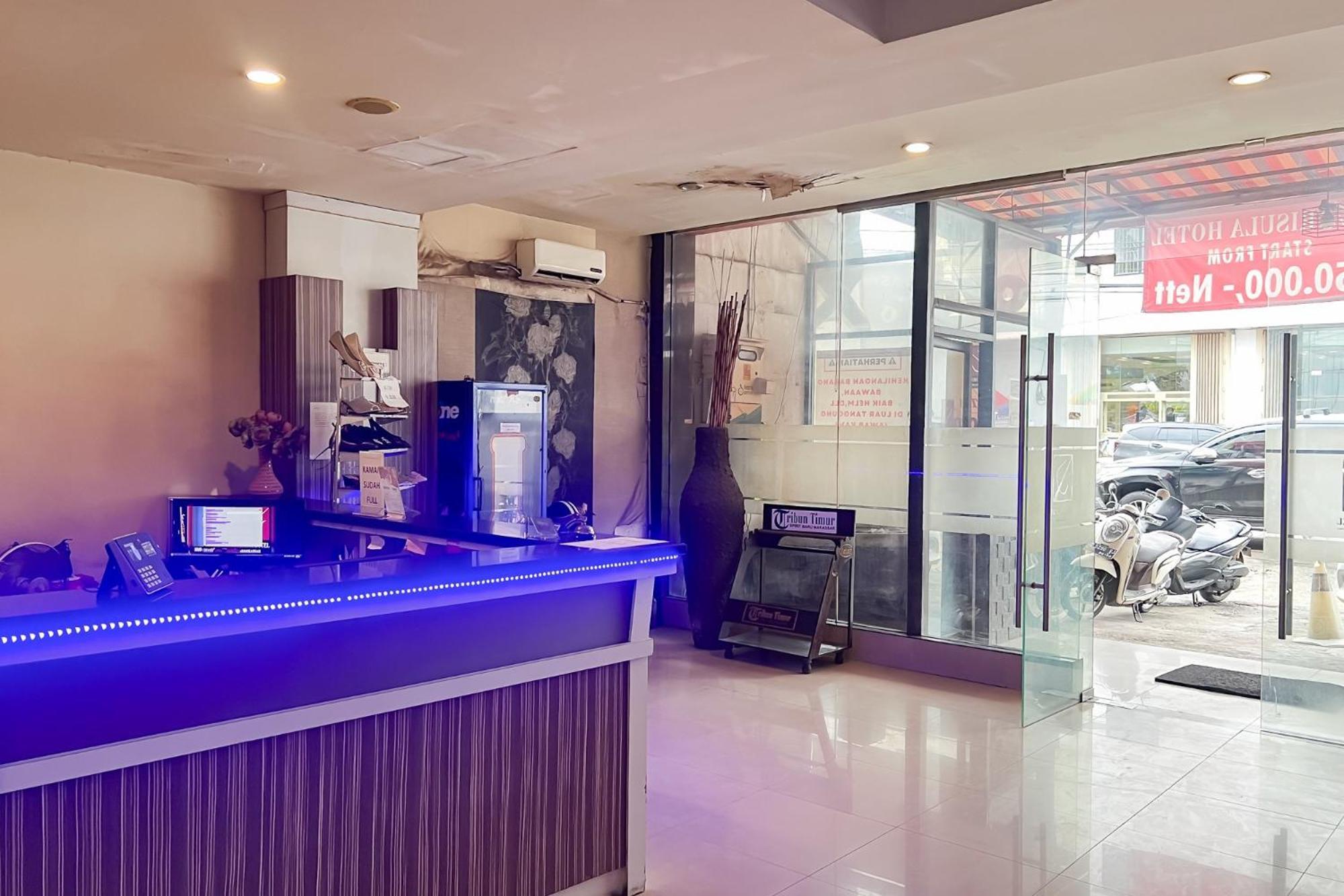 Urbanview Trisula Hotel Makassar Eksteriør bilde