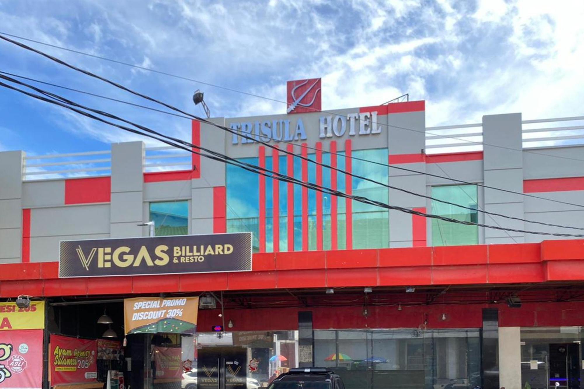 Urbanview Trisula Hotel Makassar Eksteriør bilde