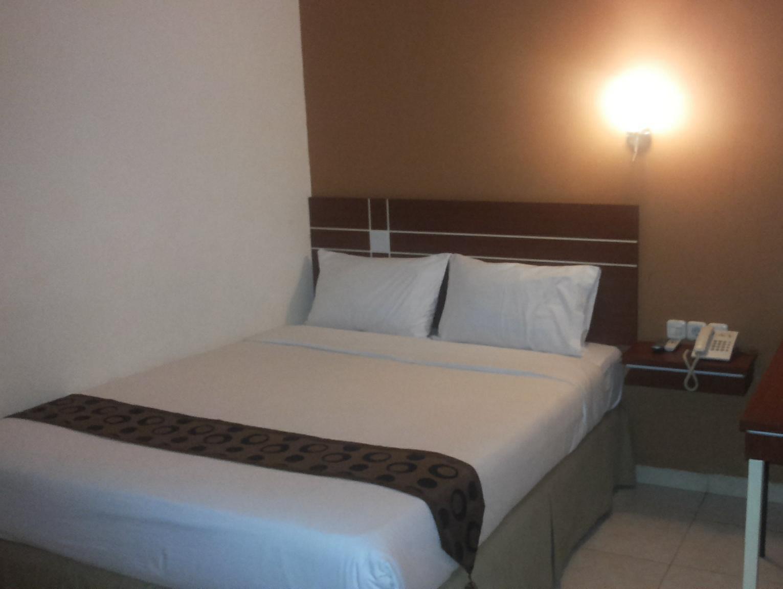 Urbanview Trisula Hotel Makassar Eksteriør bilde
